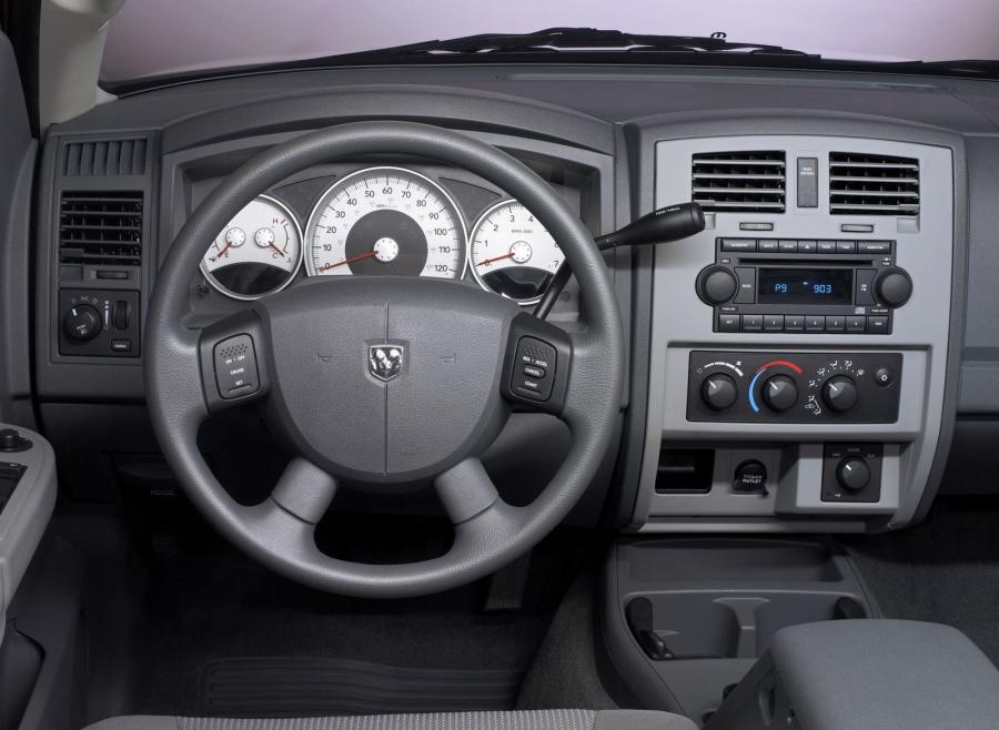  Dodge Dakota Quad Cab 2004 года  (фото 2 из 11)